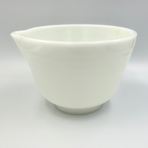 Pyrex Hamilton Beach White Milk Glass Vintage Ribbed Mixing Bowl #25 w/ Spout - Picture 2 of 9